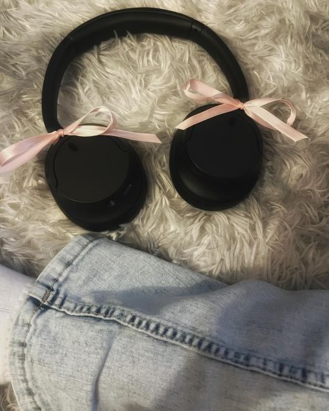 Bows forever and always ⊹₊｡ꕤ˚₊⊹ Tags- #bows #pinkbows #headphones #sony #coquette #dollette #kpop #douyin #pinterestgirl #dolly #girly #kawaii #october #pink #strawberry #summer #coconutgirl Sony Ch720n, Sony Wh-ch720n Aesthetic, Sony Whch720n, Sony Headphones Aesthetic, Black Headphones Aesthetic, Sony Xm5, Sony Earphones, Cv Ideas, Headphones Sony