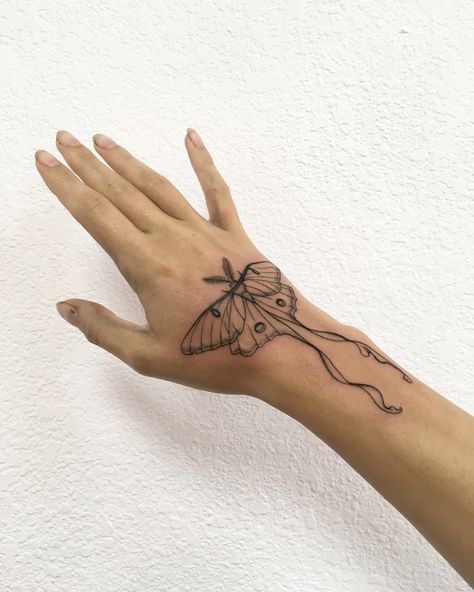 A-B M/VALLEY Tattoo Animation, Animation Tattoo, Female Tattoo Designs, Luna Moth Tattoo, Designer Tattoo, Inspo Tattoo, Tattoo Designer, Shop Tattoo, Tattoo Anime