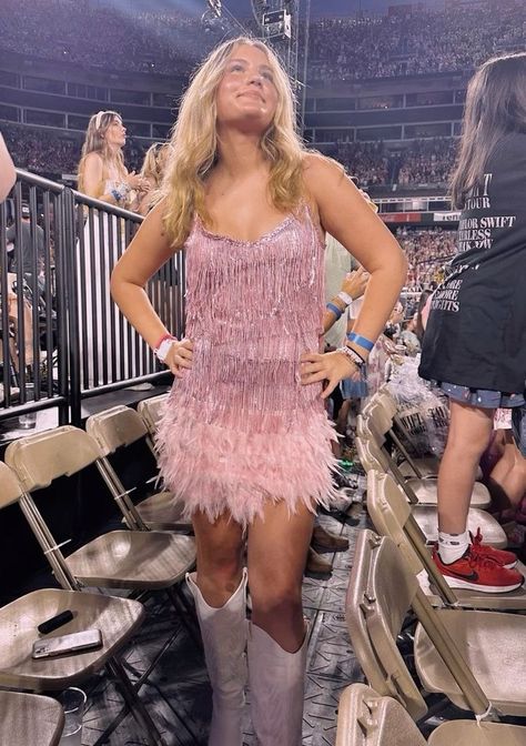 Summer Formal Dress, Concert Taylor Swift, Taylor Outfits, Lover Dress, Summer Formal Dresses, Fest Outfits, Taylor Swift Tour Outfits, Summer Formal, Pink Homecoming