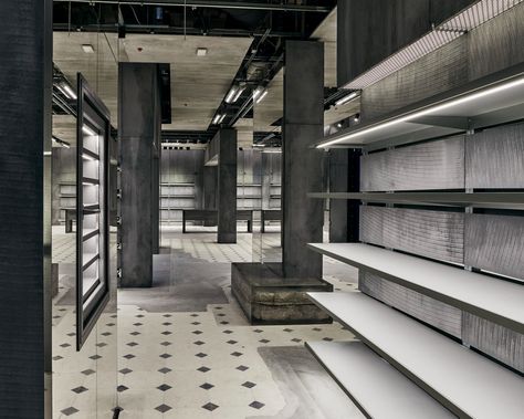 Balenciaga's Miami Flagship Is Luxuriously Undone Balenciaga Interior, Raw Architecture, Store Facade, Brutalist Interior, Balenciaga Store, Miami Design District, Exposed Ceilings, Concrete Bricks, Immersive Art