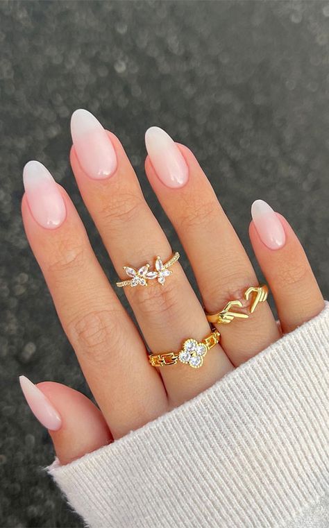 nude nails, simple nails, minimalist nails, minimalist nail ideas, nail inspirations, milky nails, short simple nails, minimalist elegant nails Gel Nail Light, Neutral Nail Designs, Natural Looking Nails, White Gel Nails, Milky Nails, Back To School Nails, Spring Acrylic Nails, Romantic Nails, School Nails