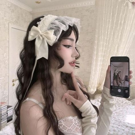 Neon Aesthetic, Fit Ideas, Asian Makeup, Girl Icons, Ulzzang Girl, Vivienne Westwood, Pretty Hairstyles, Aesthetic Girl, Fun Games