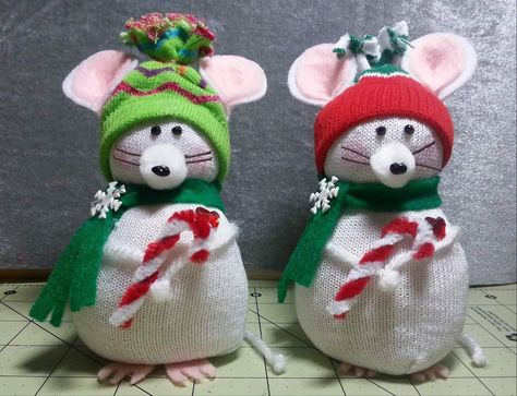 Sock Mouse, Mouse Craft, Sock Snowman Craft, Odd Socks, Sock Snowman, Mouse Crafts, Christmas Sock, Sock Crafts, Diy Socks