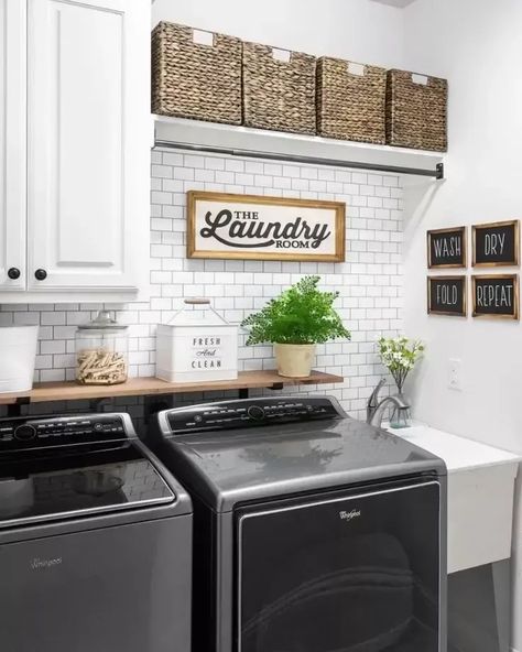 Laundry Room Closet Ideas, Laundry Wallpaper, Room Closet Ideas, Wallpaper Laundry Room, Wallpaper Laundry, Laundry Room Design Ideas, Laundy Room, Laundry Room Update, House Laundry Room