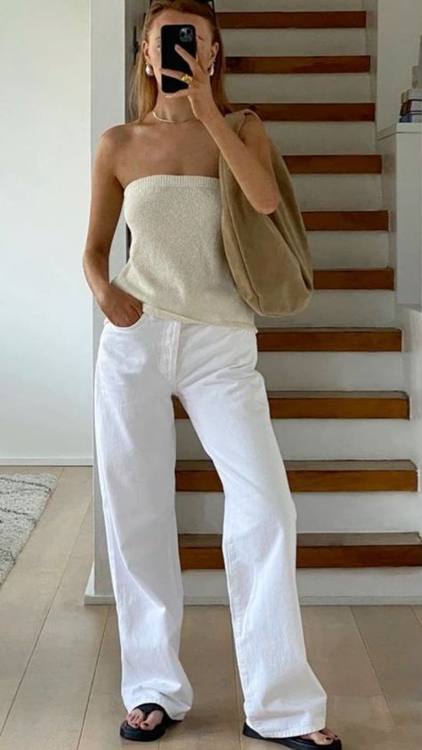 Minimalist Summer 2024 Outfits, White Jeans Baggy, White Jeans Outfit Spring, Neutral Monochromatic Outfit, Thrift Outfit, Dinner Fashion, Hamptons Outfit, High Waisted Jeans Outfit, Wardrobe Simple