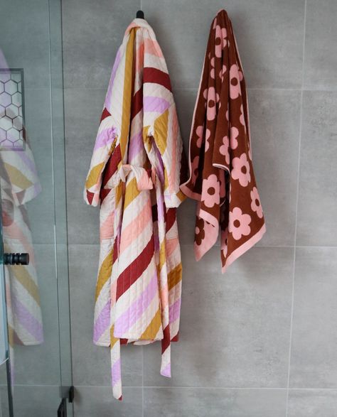 Turn those Monday blues into colourful hues with our Crimson Maypole Quilted Robe. Made from soft cotton with a generous cut and luxe quilted finish, it's like wearing a big warm hug 🤗💓 #Mondaymoodbooster #Moseyme Peach Orchid, Striped Kimono, Quilted Robe, Peony Colors, Striped Quilt, Me Design, Warm Colour Palette, Chic Vibes, Selling Prints