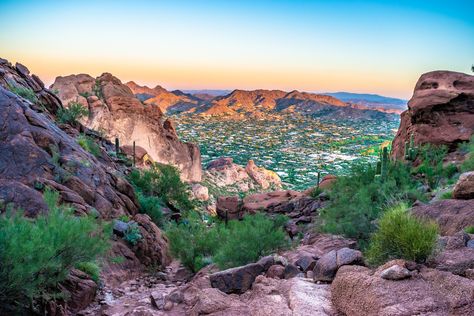 13 Best Hiking Trails Near Scottsdale, Arizona | Territory Supply Mountain Field, Living In Arizona, Arizona Road Trip, Rv Road Trip, Camelback Mountain, Arizona Hiking, Mountain Park, Paradise Valley, Isagenix