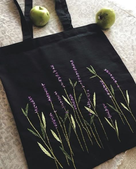 Clothes Embroidery Diy, Simple Hand Embroidery Patterns, Embroidered Tote Bag, Diy Embroidery Patterns, Pola Sulam, Embroidery Stitches Tutorial, Handmade Embroidery Designs, Embroidery Bags, Embroidered Tote