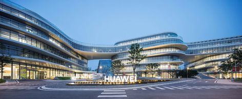 Gallery of Huawei Nanjing Research & Development Center / AECOM - 19 Curved Architecture, Truss Structure, Site Analysis, Skyscraper Architecture, Healing Space, Sky Garden, Nanjing, Building Facade, Research And Development