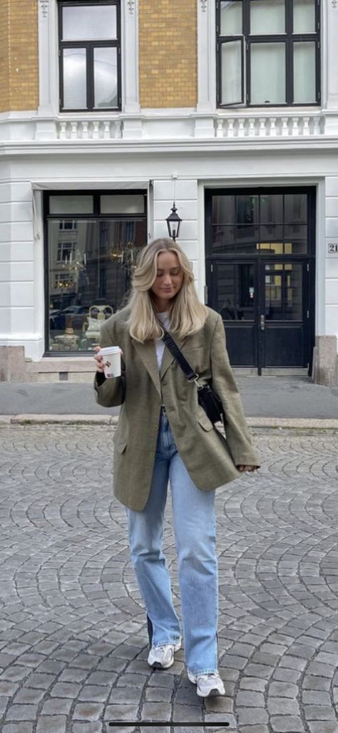 kaja_isdahl on ig Kaja Isdahl, Inspo Poses, Fashion Trend Inspiration, Casual Fashion Trends, Minimal Wardrobe, Daily Outfit Inspiration, 2024 Style, Future Outfit, Woman Style