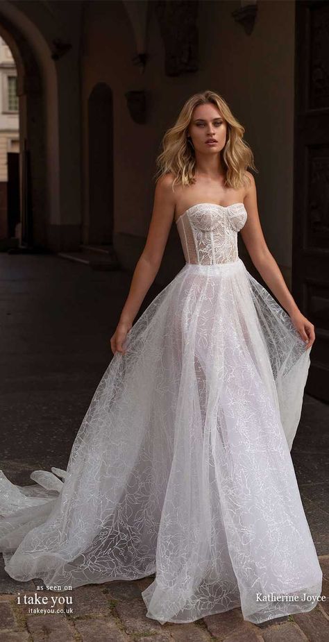 Sleeveless Wedding Dresses, Sparkly Wedding Gowns, Non White Wedding Dresses, Sweetheart Wedding Gown, Corset Wedding Dress, Sparkly Gown, Embroidered Wedding Dress, Sparkly Wedding, Wedding Dresses Corset