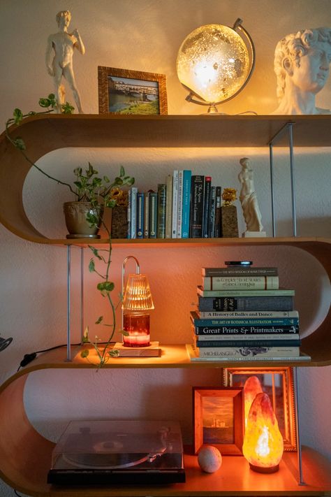 Post Image Expensive Candles, My Bookshelf, Estilo Indie, Cozy Room Decor, Apartment Decor Inspiration, My Living Room, Cute Room Decor, Apartment Inspiration, Living Room Inspo