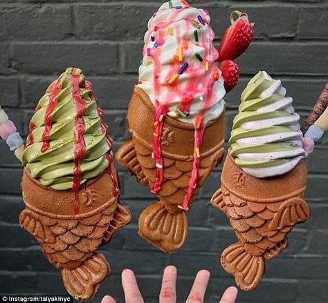 Fish Waffle Ice Cream, Taiyaki Ice Cream, Ice Cream Pictures, Summer Cupcakes, Waffle Ice Cream, Buckwheat Cake, Cheap Clean Eating, Yummy Ice Cream, Japanese Dessert