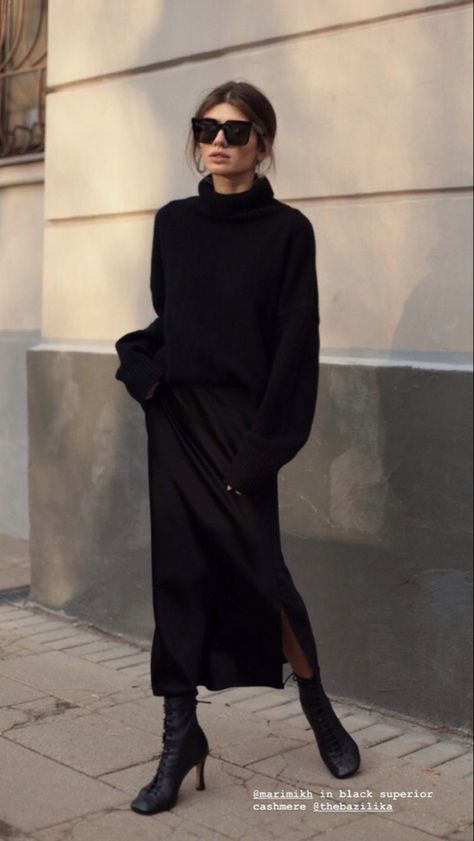 Slip Dress Outfit Winter, Slip Skirt Outfit, Scandi Fashion, Winter Dress Outfits, Moda Paris, Casual Work Outfit, Simple Elegance, Fall Fashion Outfits, Lookbook Outfits