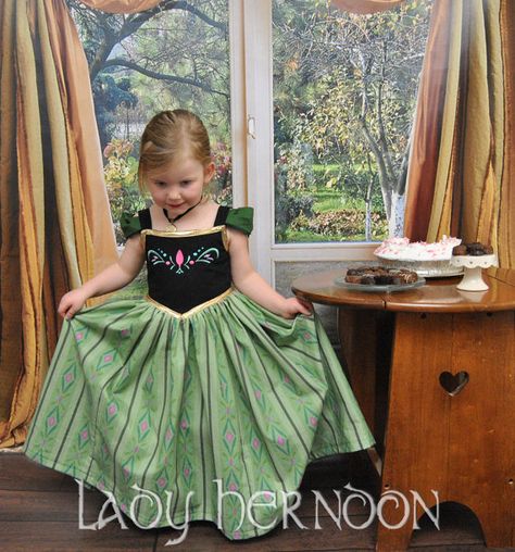 Anna Coronation Dress, Coronation Gown, Coronation Dress, Baby Cosplay, Fairy Tale Costumes, Anna Dress, Diy Disney Shirts, Gown Inspiration, Disney Princess Dresses