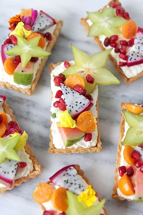 10 Exotic Fruit Desserts (Almost) Too Pretty to Eat – SheKnows Fruit Tartlets, Organic Fruits, Fruit Dessert Recipes, Dessert Aux Fruits, Milk Shakes, Exotic Food, Fruit Tart, Exotic Fruit, Fruit Desserts