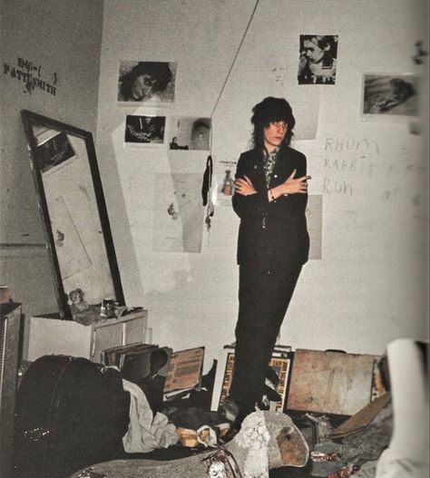 Hotel Chelsea Nyc, Patti Smith Robert Mapplethorpe, Chelsea Hotel, Robert Mapplethorpe, Patti Smith, I'm With The Band, Amy Winehouse, 인물 사진, Just Kidding