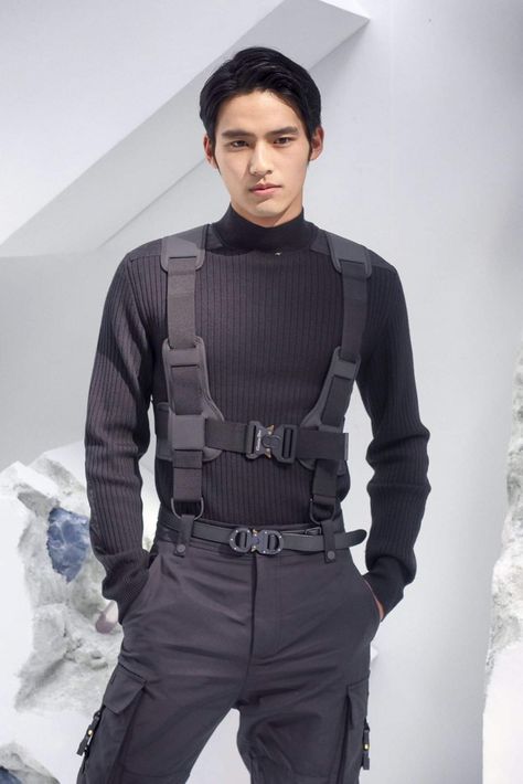 Spy Clothes Men, Outfit Male Casual, Tactical Outfits Men, Techno Outfit Men, Techwear Harness, Cyberpunk Outfit Male, Is He Worthy, Spy Fashion, Spy Clothes