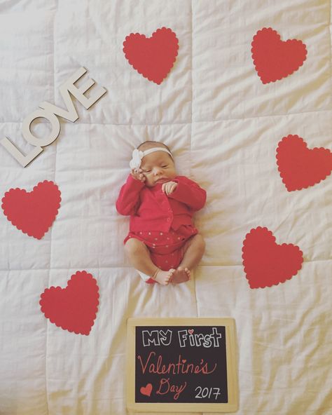 Diy Newborn Valentines Photo Shoot, Diy Valentines Pictures Baby, My First Valentines Day Pictures, Siblings Valentines Photoshoot, Infant Valentine Pictures, Newborn Valentines Day Photo Ideas, First Valentines Day Baby Pictures, 1st Valentines Day Baby, Valentines Baby Photoshoot