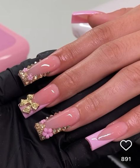 16 Birthday Nails, Pink Nails Medium, Pink And Gold Nails, Sweet 16 Nails, Quinceanera Nails, Hard Nails, Colored Acrylic Nails, Her Nails, Simple Acrylic Nails