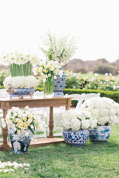 Wedding Decor Inspiration | New York City Fashion and Lifestyle Blog | Covering the Bases Ginger Jar Wedding, Blue And White Vases, Chinoiserie Wedding, Blue Vases, Blue White Weddings, Nantucket Wedding, White Ginger Jars, Blue White Decor, Boda Mexicana