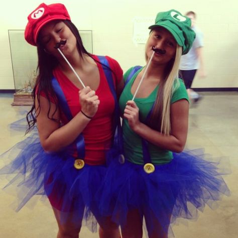 twin day outfit last year..... SARAH, we are doing this!!! Spirit Week Twin Day Ideas, Spirit Week Twin Day, Twin Day Ideas, Mario And Luigi Halloween, Twin Day Outfits, Bestie Costumes, Luigi Halloween Costume, Cute Locker Ideas, Super Hero Day