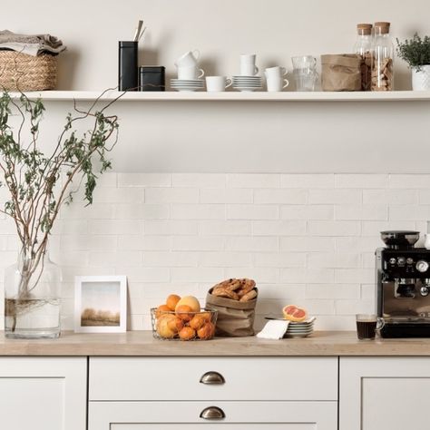 Our Guide to Tiling a White Kitchen | Marlborough Tiles Handmade Tile Kitchen, Neptune Kitchen, Terracotta Floor Tiles, Statement Tiles, White Kitchen Tiles, White Shaker Kitchen, Classic White Kitchen, White Wall Tiles, Terracotta Floor