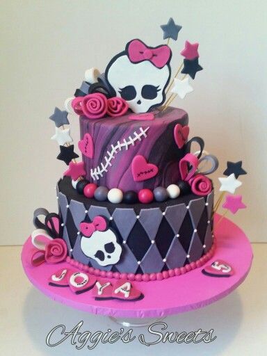 Monster High Birthday Cake Monster High Cake, Monster High Birthday Party, New Birthday Cake, Superhero Birthday Cake, Pirate Cake, Monster High Party, Childrens Birthday Cakes, Girl Cakes, Birthday Cake Kids