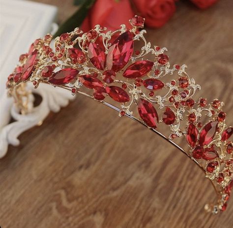 Pretty red and gold quince crown Red And Gold Quince, Quince Crown, Red Quinceanera Ideas, Prom Crown, Quinceanera Jewelry, Red Quince, Party Tiara, Wedding Tiaras, Crystal Bridal Tiaras