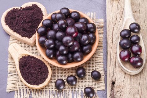 10 Best Superfoods for Glowing Skin Acai Powder, Acai Puree, Best Superfoods, Garden Bbq, Acai Berry, Essential Fatty Acids, Freeze Drying, Fatty Acids, Superfoods