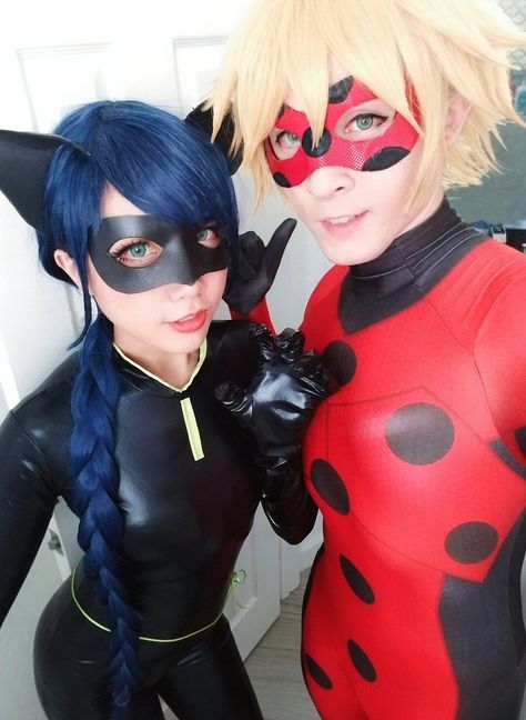 Ladynoire and misterbug cosplay Cat Noir Costume, Cat Noir And Ladybug, Miraculous Ladybug Costume, Bug Costume, Couple Cosplay, Horror Halloween Costumes, Ladybug Costume, Arte Monster High, Cat Woman Costume