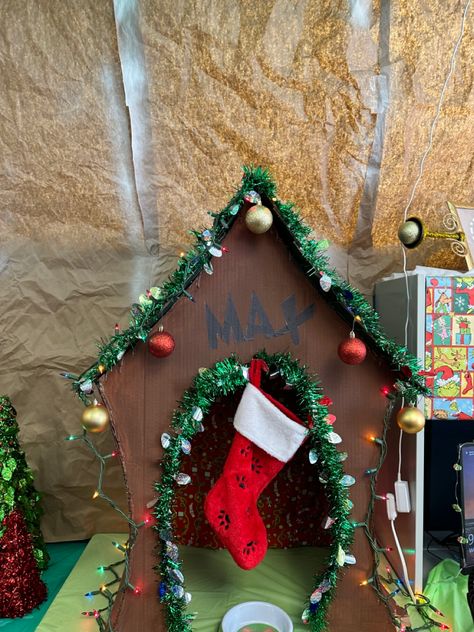 The Grinch Lair, The Grinches Lair, Cardboard Whoville House, Christmas Floats Parade Ideas Whoville, Who Houses Grinch, Decorate Truck For Christmas Parade, The Grinch Parade Float Ideas, Whoville Stage Design, Chair Of Cheer Grinch