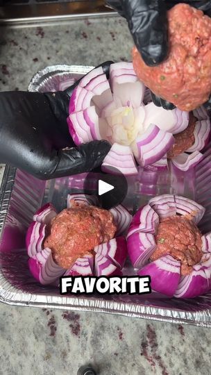 Meatball Stuffed Onions, Hamburger Meat Ideas, Stuffed Onions, Meat Ideas, Main Course Dishes, Hamburger Meat, Xmas Eve, Bob S, Onion Recipes