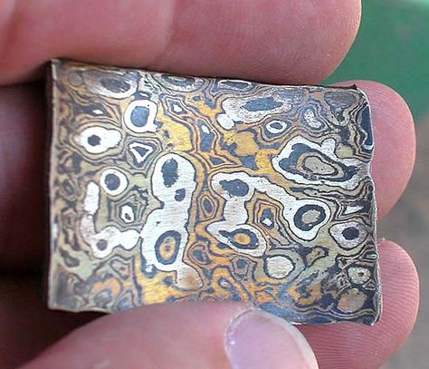 Mokume-Gane Metal Techniques with James Binnion. This is a very old technique of fusing various different metals together using pressure and heat. Mokume Gane Metal, Mokume Gane Tutorial, Metal Art Techniques, Rings Ideas, Mokume Gane, Copper Art, Sculpture Metal, Gold Chains For Men, Jewelry Techniques