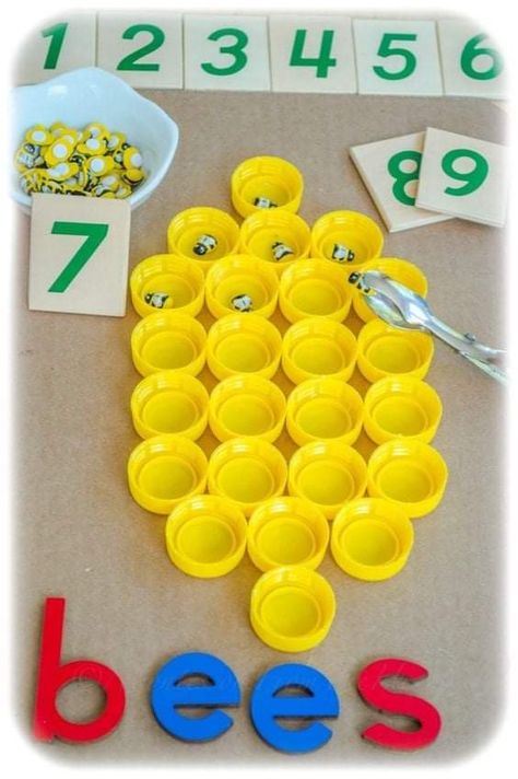 Science Preschool Activities, Female Parts, Bee Crafts For Kids, Insects Preschool, Bee Themed Classroom, Bugs Preschool, Bee Activities, Bee Classroom, Insects Theme