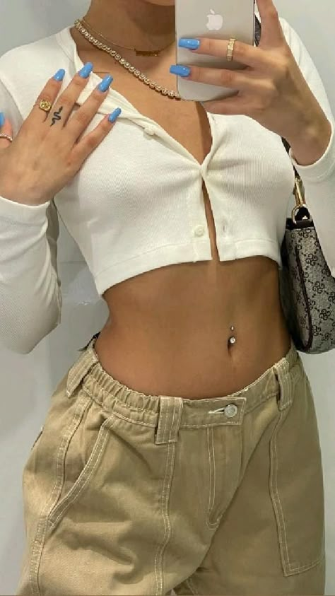 Outfit Inspo Girl, Lauanda Rios, Black Pics, Bra Outfit, Bellybutton Piercings, Pics Ideas, Belly Piercing, Belly Button Piercing, Baddie Outfits Casual