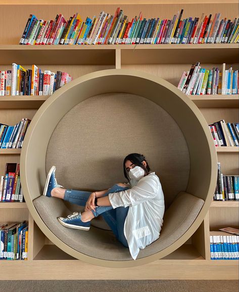 Round Bookshelf, House Of Wisdom, Library Seating, Library Living Room, Future Library, Lectures Room, Mid Century Exterior, Mini Library, Kids Room Interior Design