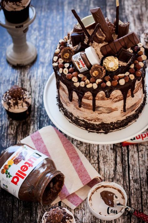 Nutella Birthday Cake, Nutella Cake, Pecan Cake, Birthday Cake Chocolate, Nutella Recipes, Chocolate Bomb, Happy Birthday To Me, Drip Cakes, Best Chocolate