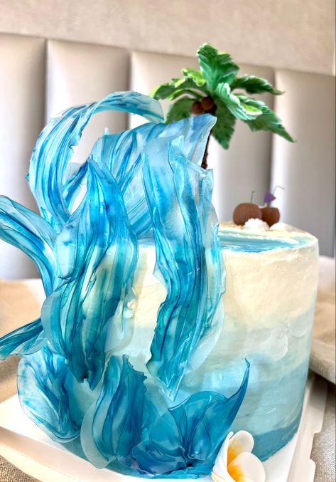 Rice Paper Waves Cake, Waves On Cake, Seaside Cake, Waves Cake, Scuba Cake, Gingerbread Competition, Water Cake, Ocean Cake, Wave Cake