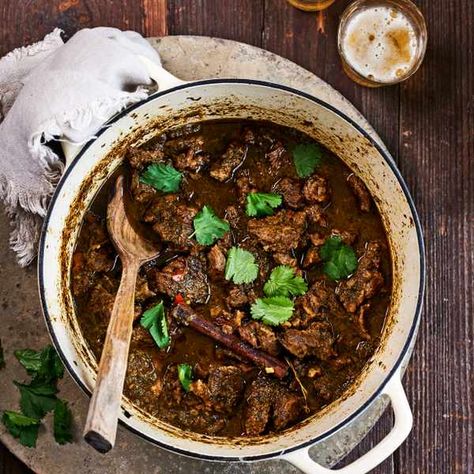 Trini curry goat Trinidad Curry, Curry Goat Recipe, Trinidadian Food, Curried Goat Recipe, Goat Curry, Trinidadian Recipes, Goat Recipes, Trinidad Recipes, Curry Goat