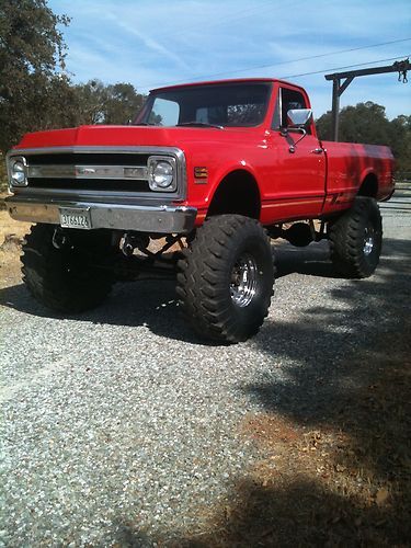 1969 Chevy truck 4x4 - reminds me of high school, knew a special someone who had this truck... In blue <3 #Chevy #Chevrolet #Camaro #Corvette #Stingray #Vette #SS http://www.rvinyl.com/Buick-Accessories.html 72 Chevy Truck, Future Trucks, Mud Trucks, Dirty Girl, Truck Yeah, Jacked Up Trucks, Jeep 4x4, Chevy Pickups, Chevy Truck