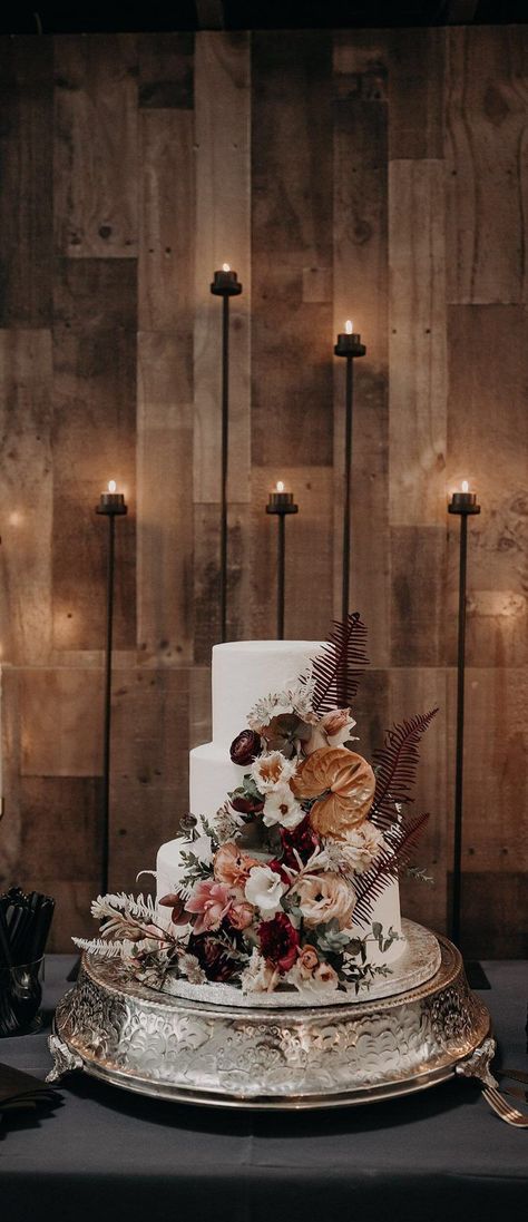 Aly and William’s Urban Chic Wedding with a Botanical Industrial Theme… Industrial Wedding Cake, Estilo Industrial Chic, Industrial Themed Wedding, Cake Florals, Wedding Cake Options, Industrial Wedding Decor, Wedding Cake Display, Industrial Chic Wedding, 3 Tier Wedding Cakes