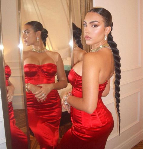 Ivana Santacruz, Ronaldo Girlfriend, Red Corset Dress, Barbie Hairstyle, Georgina Rodriguez, Braid Inspiration, Join The Club, Red Corset, New Haircut