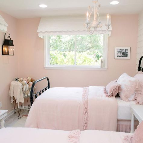 Soft Pink Girl's Bedroom With Black Lantern Lights, Shingle Design Window Awnings and White Chandelier | HGTV Joanna Gaines Kids Bedroom, Joanna Gaines Girls Bedroom, Scalloped Awning, Midcentury Ranch, Bedroom Designs For Couples, Modern Ranch House, Ideal Family, Shared Girls Bedroom, Bed Black