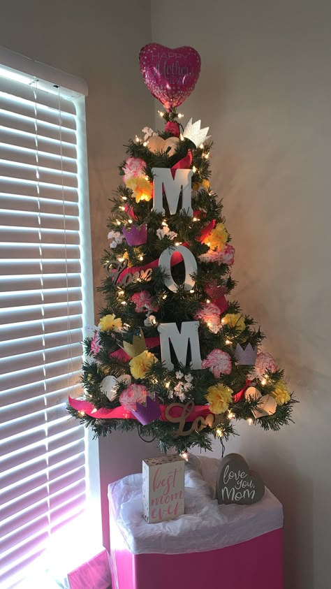 Mother’s Day tree Mother’s Day Christmas Tree Ideas, Mothers Day Tree Decorations, Mother’s Day Tree Ideas, Year Round Tree Ideas, Holiday Trees Year Round, Christmas Tree All Year Round, Year Round Christmas Tree Ideas, Mothers Day Tree, Christmas Tree Year Round