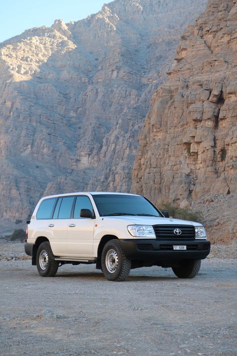 toyota land cruiser 100 series off road 4x4 Toyota 100 Series, Toyota Land Cruiser 100 Series, Land Cruiser 100 Series, Toyota Land Cruiser 100, Moto Car, 100 Series, Army Women, Toyota Land Cruiser, Land Cruiser