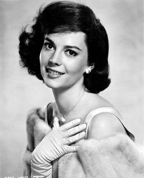 Natalie Wood Black And White, Natalie Wood Hair, 1940s Movie Stars, Alecia Beth Moore, Moss Fashion, Old Hollywood Actresses, Old Hollywood Style, Ryan Guzman, Vivien Leigh