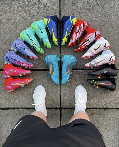 Custom Nike Soccer Cleats, Cool Soccer Cleats, Cute Soccer Cleats, Custom Soccer Cleats, Football Shoes Nike, Football Boots Nike, Nike Football Shoes, Girls Soccer Shoes, Soccer Cleats Nike Mercurial