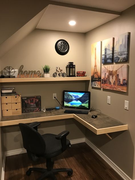 Under Stair Study Nook, Under Stairs Office Ideas Desk Areas, Under Stair Bedroom, Home Office Under The Stairs, Study Nook Under Stairs, Office Space Under Stairs, Study Under Stairs, Cloffice Under Stairs, Under The Stairs Closet Office