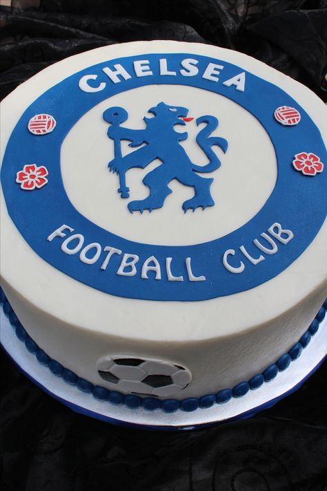 Grooms Cake - Chelsea Football Club - Buttercream cake and fondant accents. Chelsea Football Cake, Football Cake Design, Cakes For Teenagers, Football Birthday Cake, Soccer Cake, Edible Cake Decorations, 60th Birthday Cakes, Football Cake, Birthday Cakes For Men